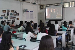 tyc41183太阳成“员工资助政策宣传会暨受助同学座谈会”顺利举行