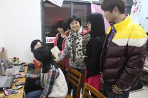 tyc41183太阳成辅导员班主任新学期走访宿舍